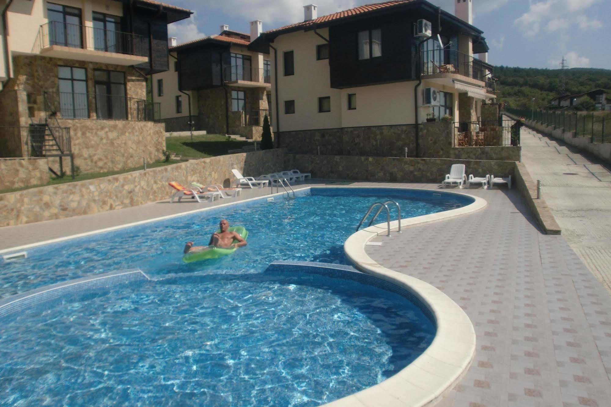Menada Sunny Hill Villa Kosharitsa Exterior photo